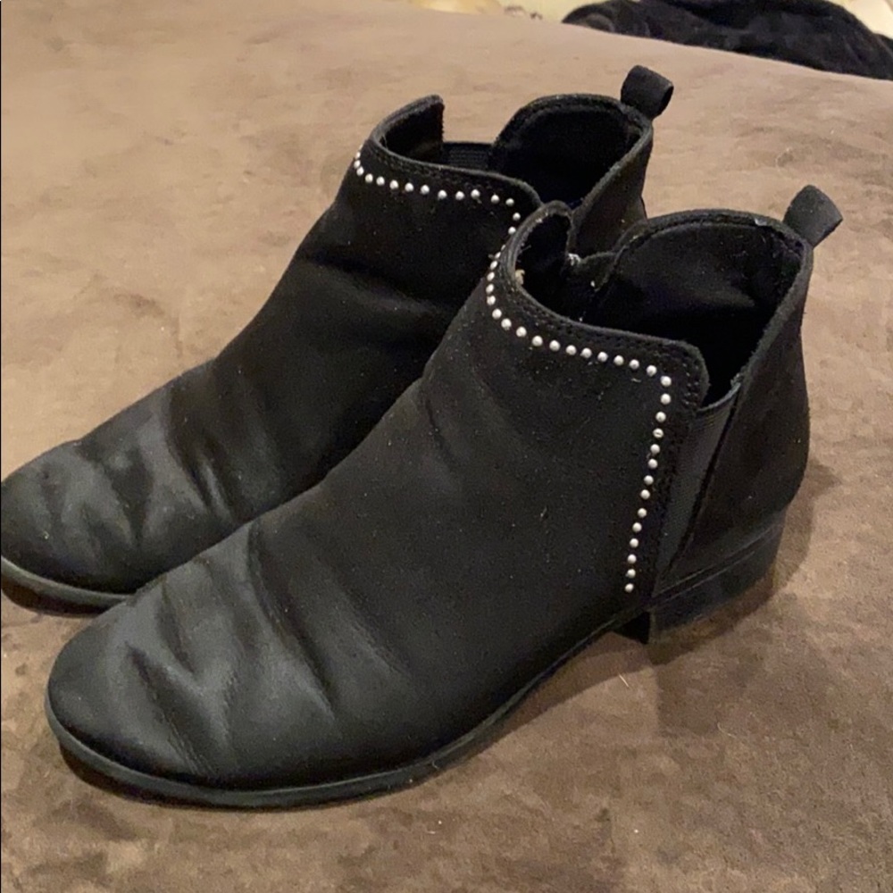 Black dress up boots zipper on side